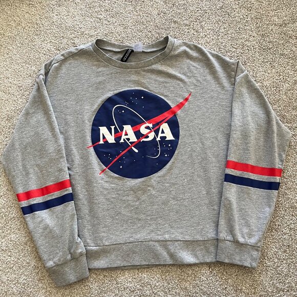 NASA Lightweight Gray Pullover Sweater with Blue and Red Stripes M - Picture 1 of 6
